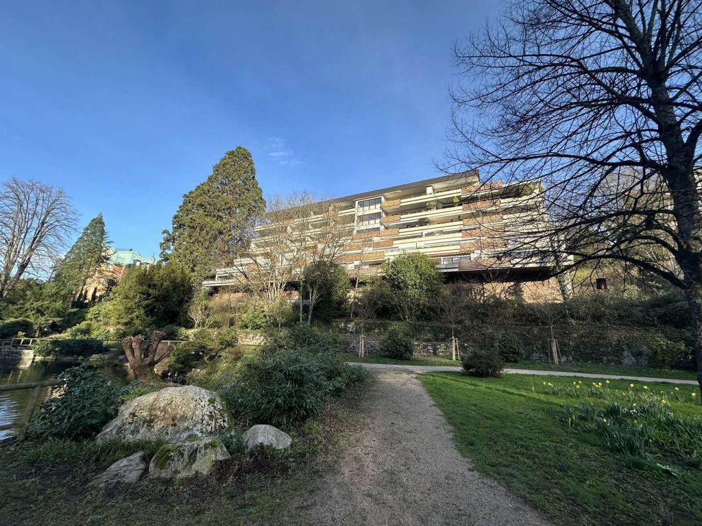 Top Kapitalanlage! Vermietete 1-Zi-Whg mit Balkon und TG direkt am Kurpark von Gernsbach