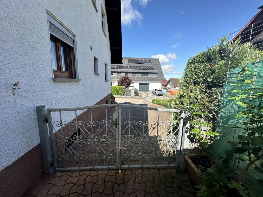 Hofzufahrt hinten