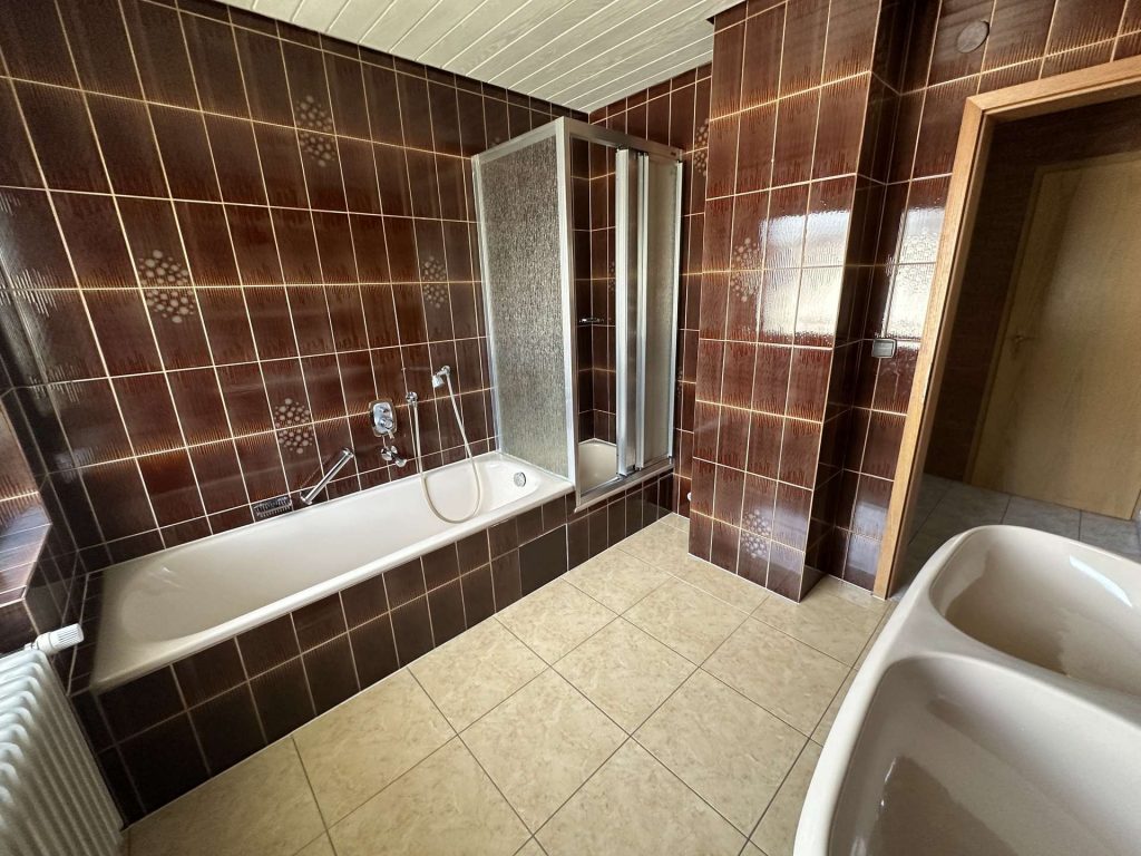 Badezimmer EG