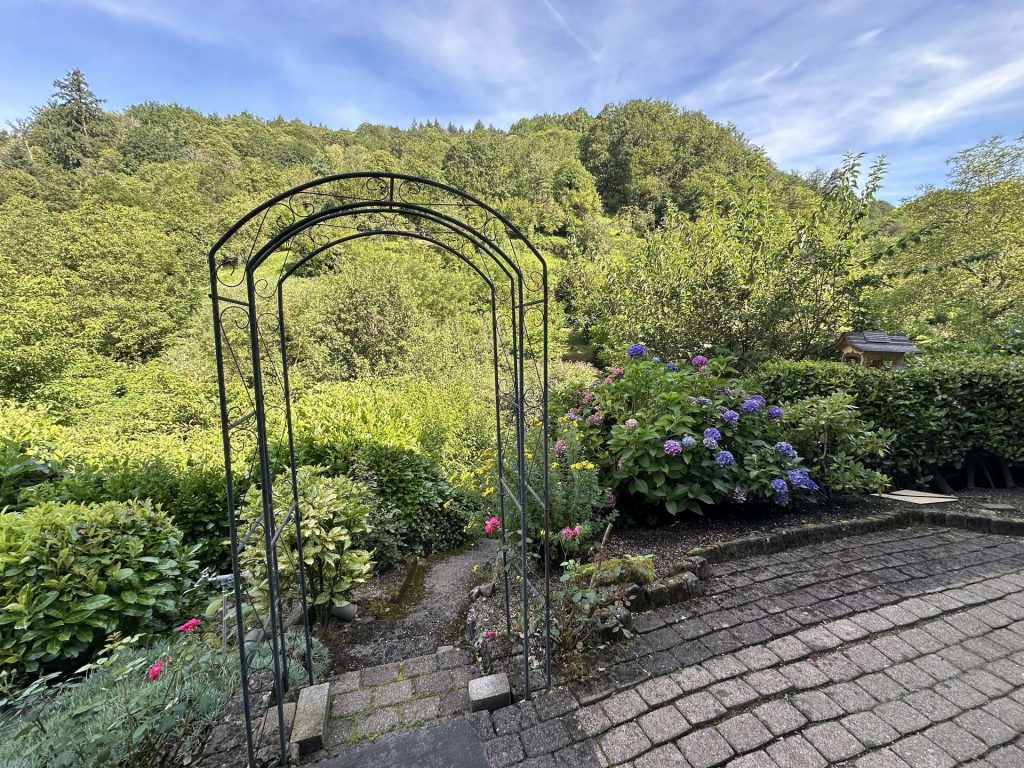 Terrasse hinten UG