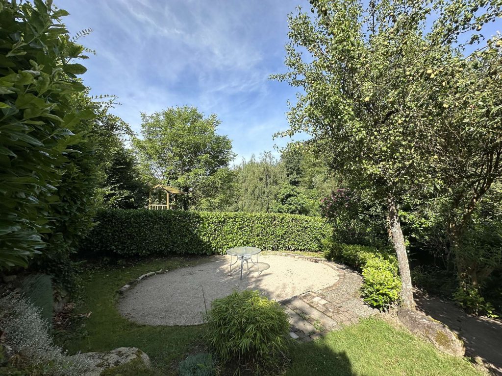 ehemaliger Pool