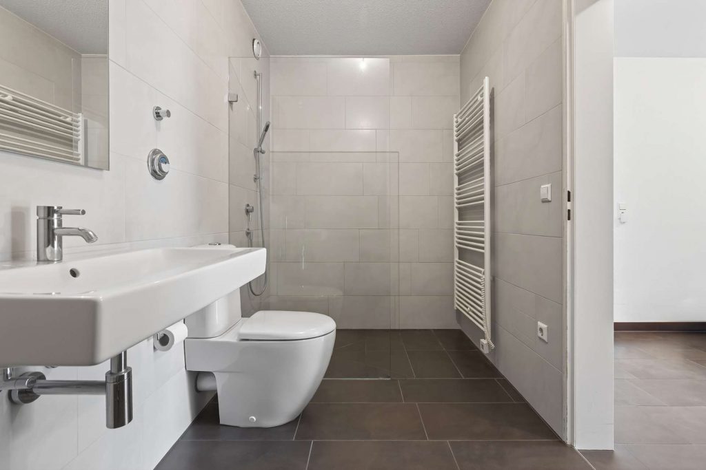 067-02 Badezimmer