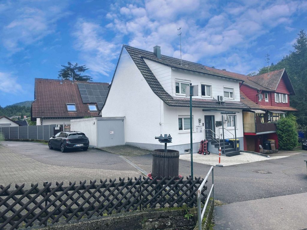 Charmantes 2-Familien-Haus in BAD in ruhiger Anliegerstraße mit abgeschlossenen Wohneinheiten