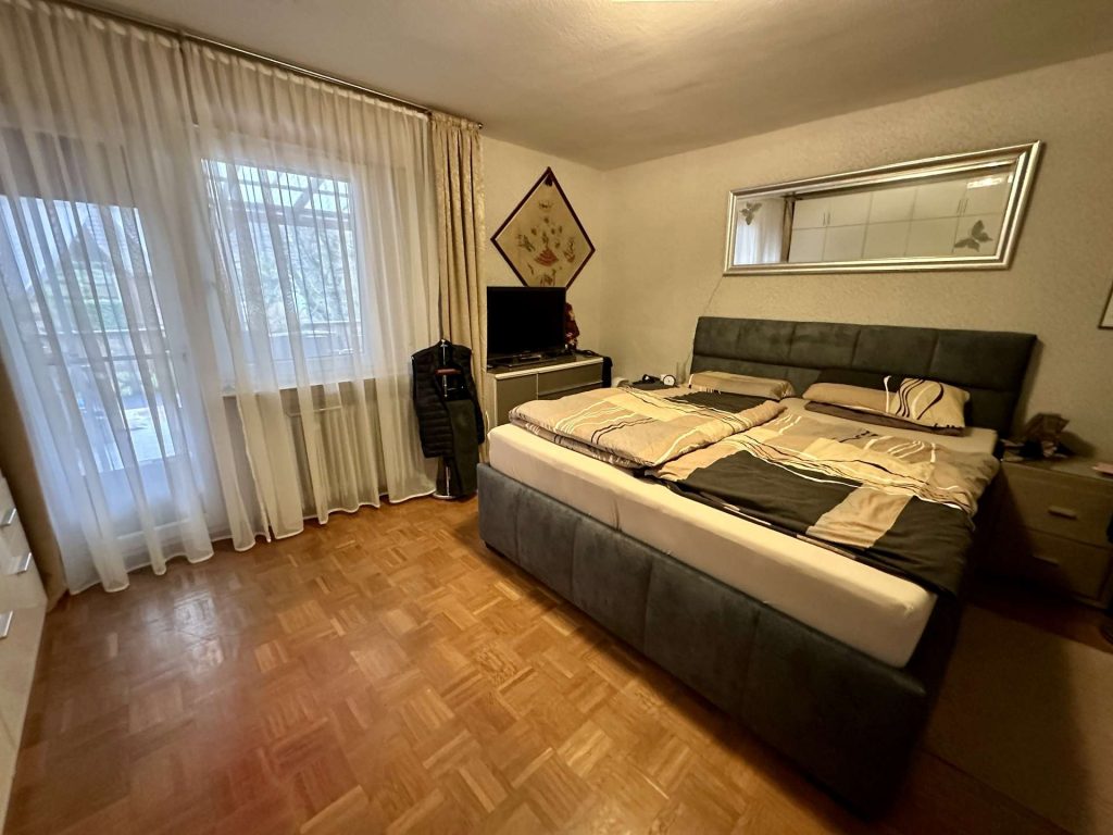 436 Schlafzimmer