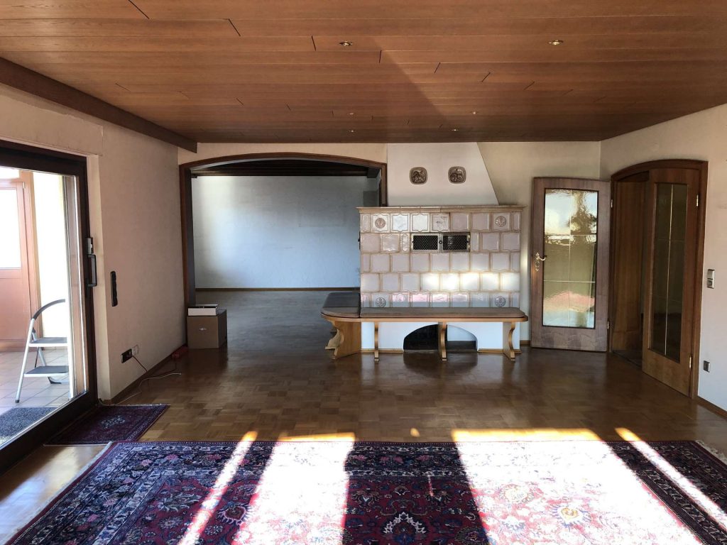 Blick von Wohn- ins Eßzimmer