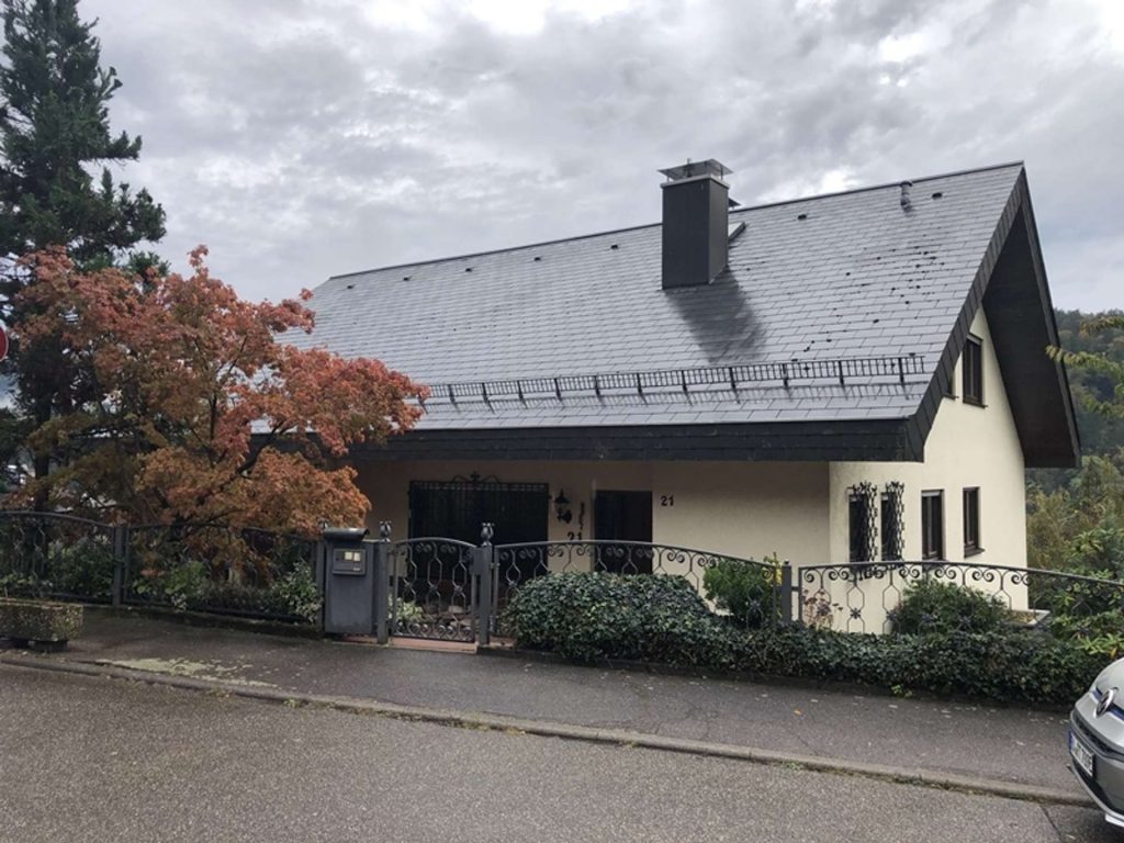 Großes freistehendes Einfamilienhaus mit Einliegerwohnung und großem Grundstück in Premium-Lage