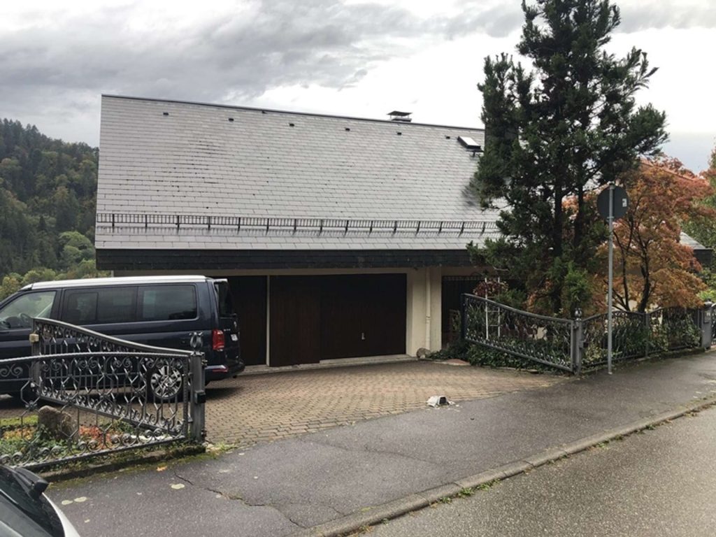 Blick von Garagenzufahrt