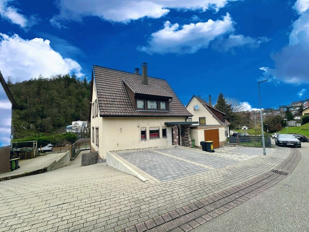 447 Außenansicht Straßenseite