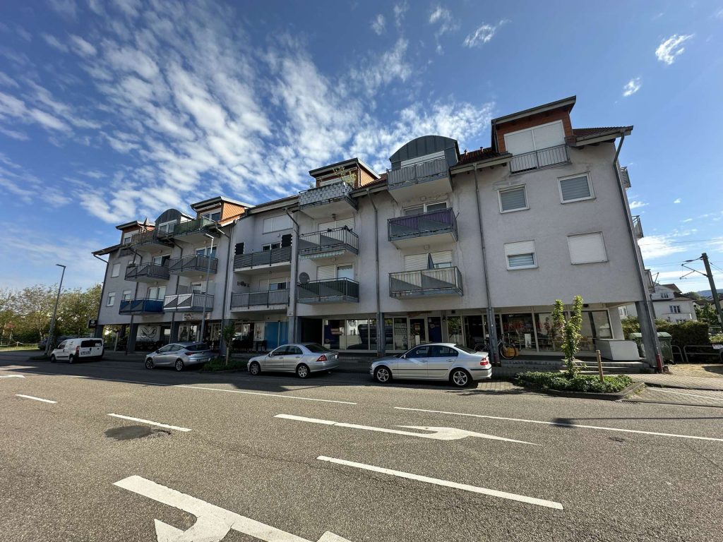 473 Aussenansicht Straßenseite