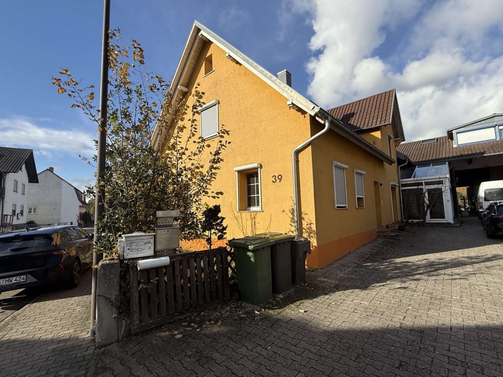 Günstig wohnen mit Raum zum Gestalten – Vorderhaus in Lichtenau bei Bühl zu vermieten