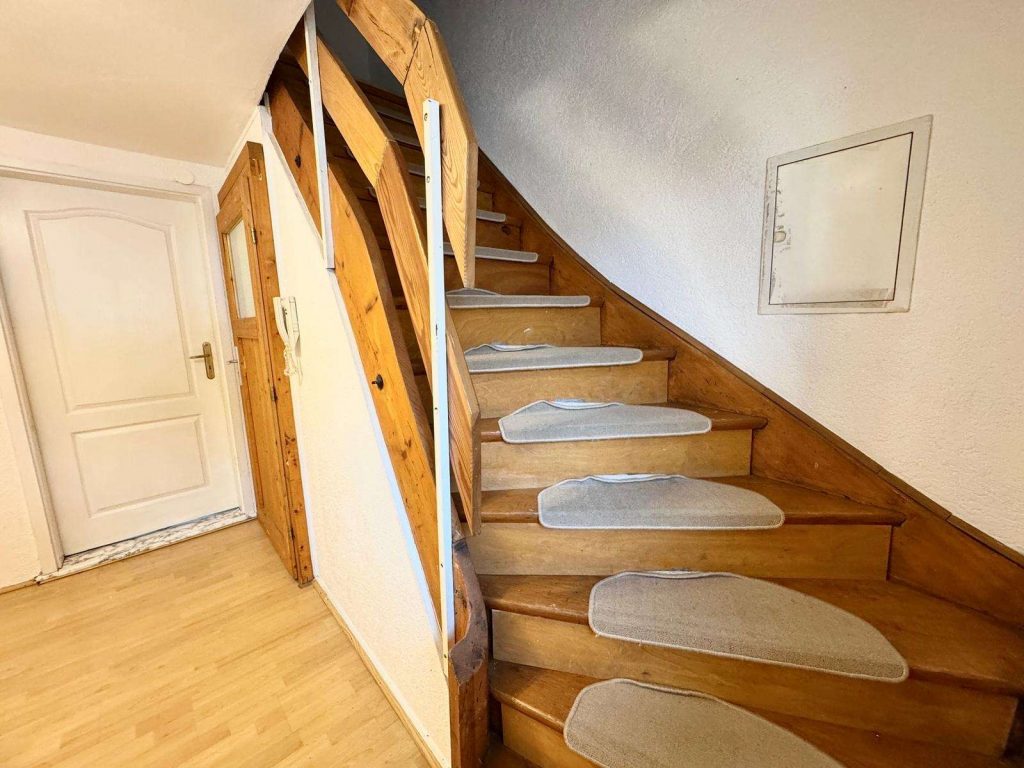 097-2 Treppenaufgang DG