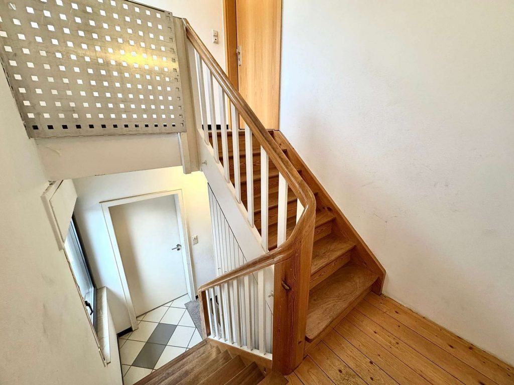 097-4 OG Treppenaufgang II