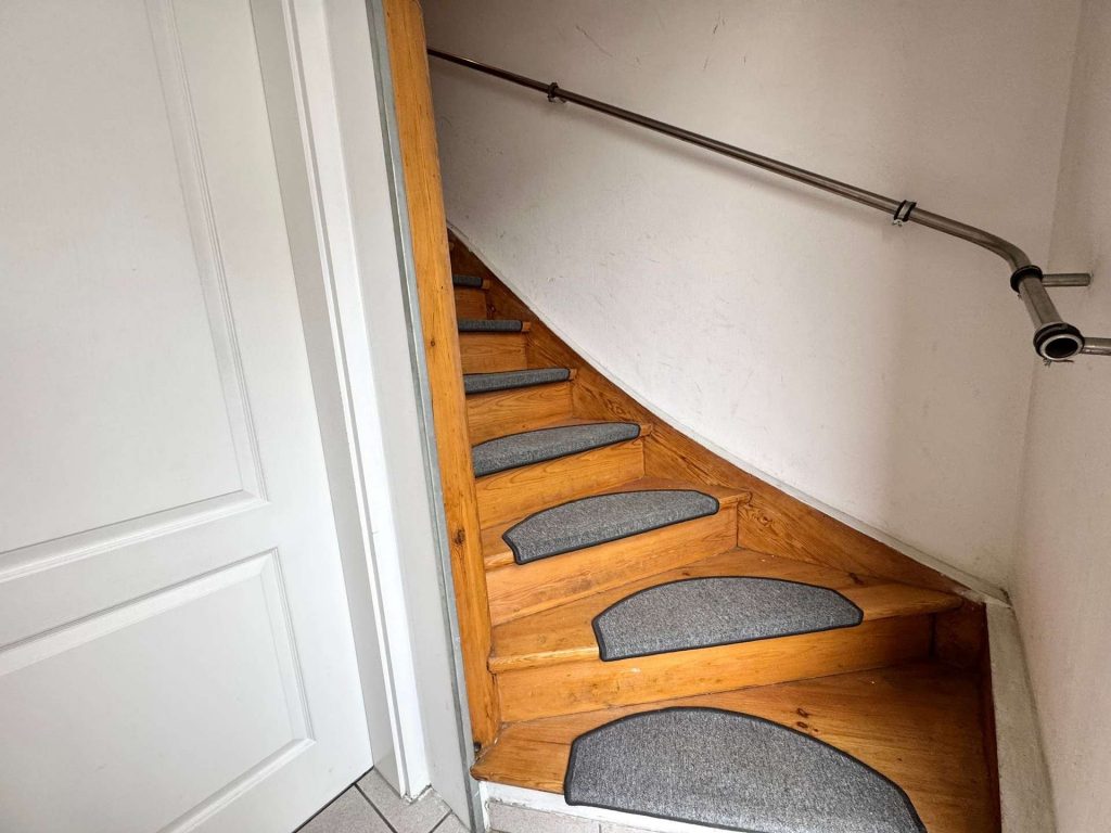 097-2 EG Treppenaufgang