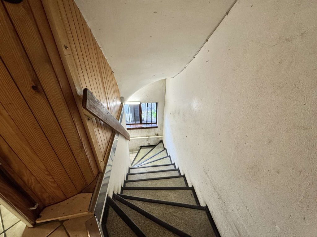 569 Trennenabgang ins KG