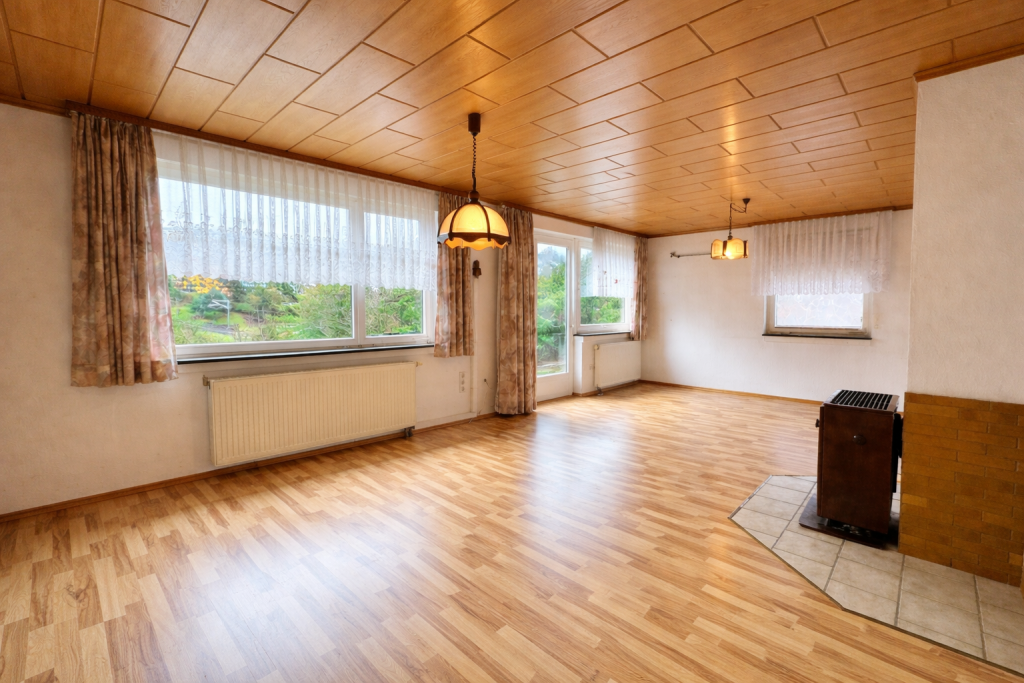 569 Wohn- und Esszimmer