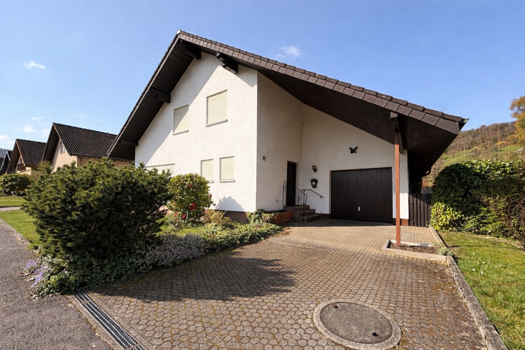 Freistehendes Einfamilienhaus in Toplage von Gernsbach – großes Grundstück & enormes Potenzial