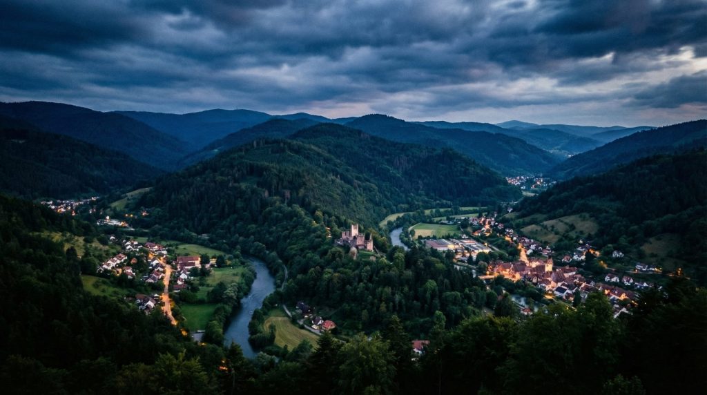 Die dramatische Landschaftsaufnahme verdeutlicht die Attraktivität bestimmter Lagen und schafft eine emotionale Verbindung zur Natur.