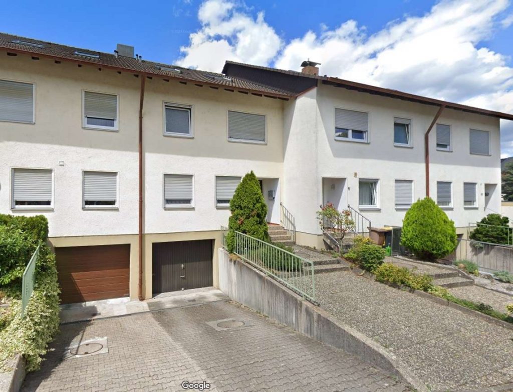Familienfreundliches Reihenmittelhaus mit viel Platz und solider Substanz in Gernsbach