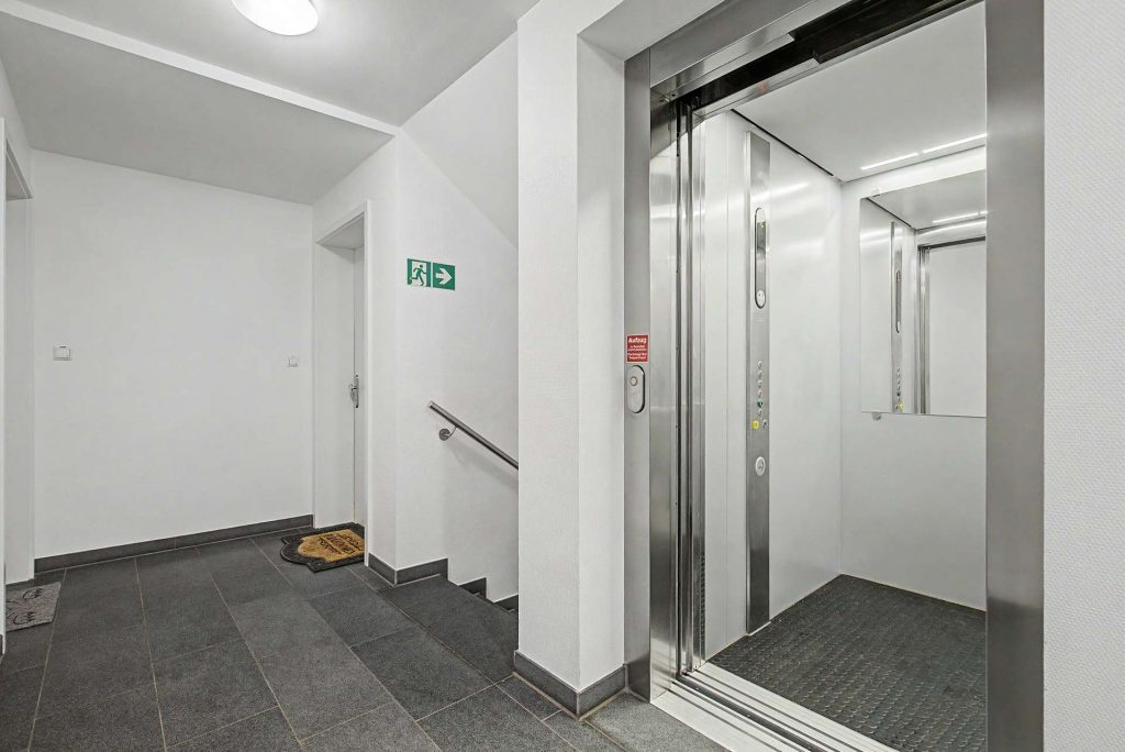 601 Wohnungseingang II