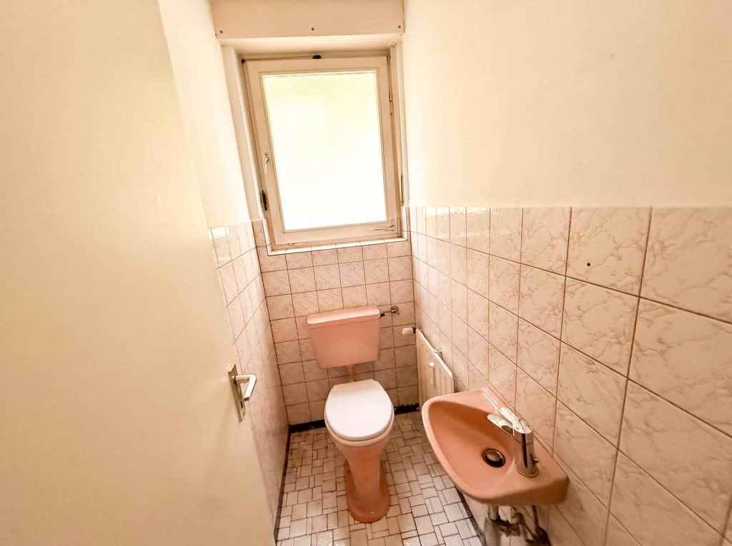 619 EG WC neu
