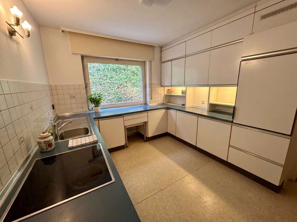 619 EG Küche neu