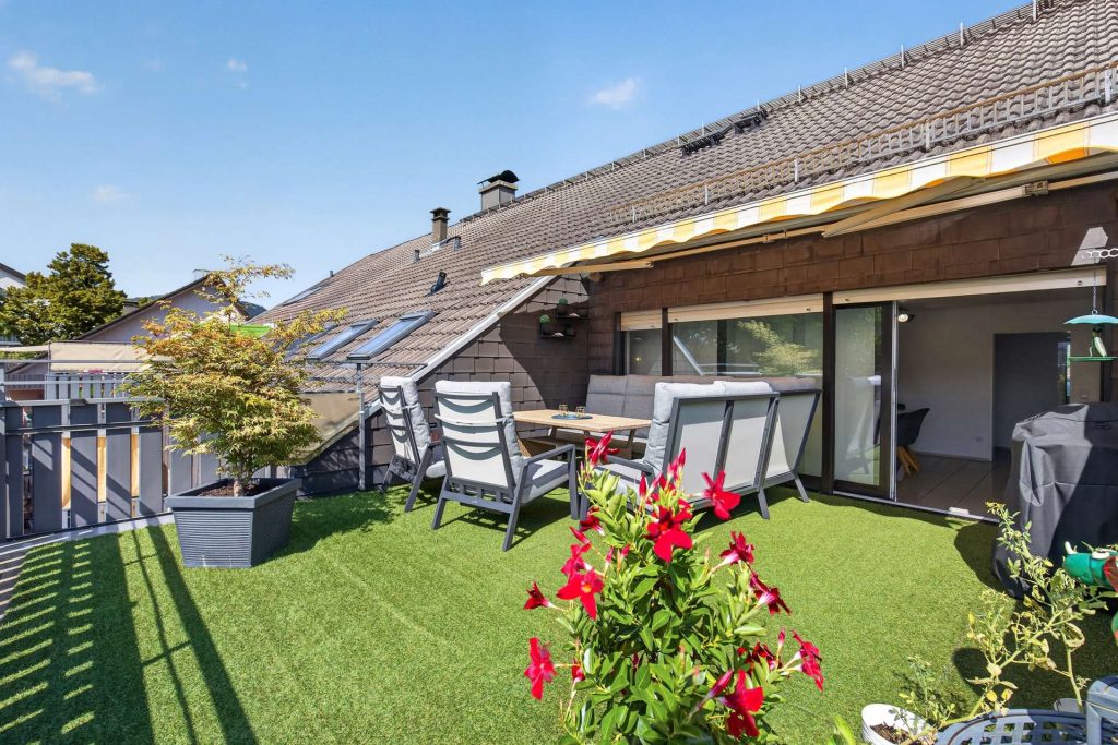 Großzügige Maisonette-Wohnung mit Charakter — Wohnen auf zwei Ebenen in Gernsbach