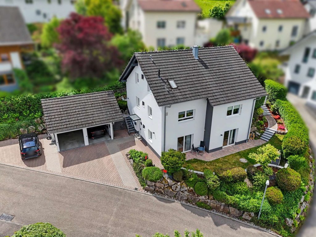 Exklusives Einfamilienhaus mit Weinbergblick in Bestlage von Gernsbach – hochwertig ausgestattet