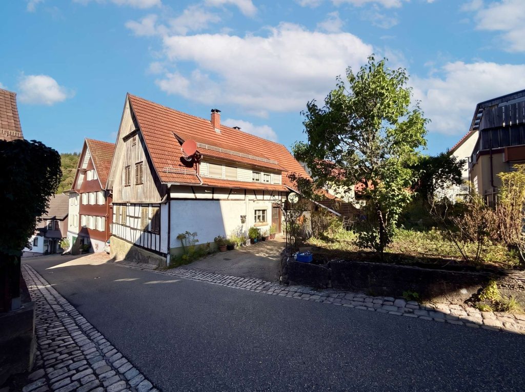 Freistehendes, historisches Denkmal mit Charakter und Potenzial — Lautenbach bei Gernsbach