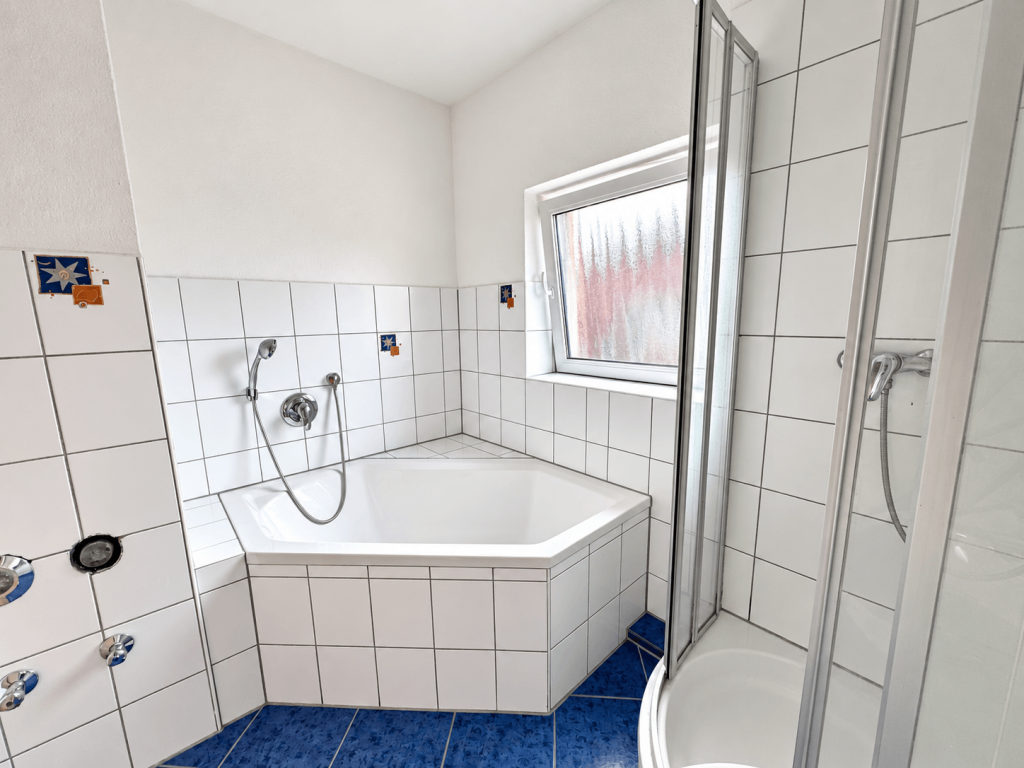 097-4-1 Badezimmer OG I