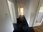 Großzügige und helle 4-Zimmer-Wohnung in ruhiger Toplage von Staufenberg - Flur